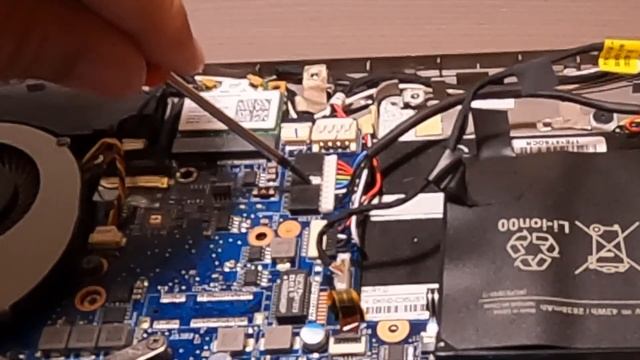 Laptop battery replacement - Toshiba Satellite P50 (FIXED) смотреть онлайн