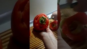 Как  очистить болгарский перец