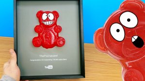 Желейный Медведь Валера ПОЛУЧИЛ МЕДВЕ-КНОПКУ.mp4