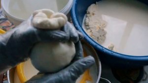 Как сделать Сыр Pasta filata ( Вытяжные сыры КОСИЧКА, МОЦАРЕЛЛА  ) /  Вытягивание сырного теста