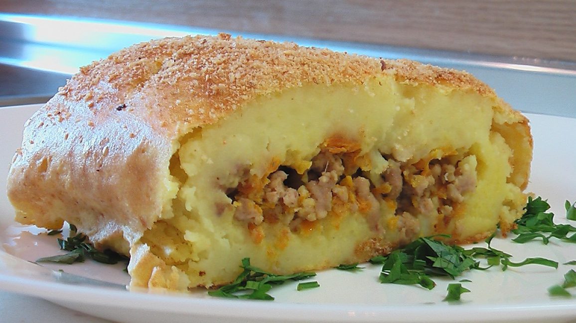 Рецепт картофельного рулета с фаршем в духовке с фото пошагово