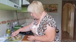 Закуска из кабачков. Зелёный борщ. Рис с фрикадельками в духовке.