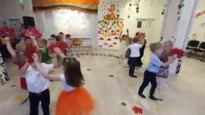 КРАСАВИЦА ОСЕНЬ танец музрук Стражева Воспитатель Величко Ю С