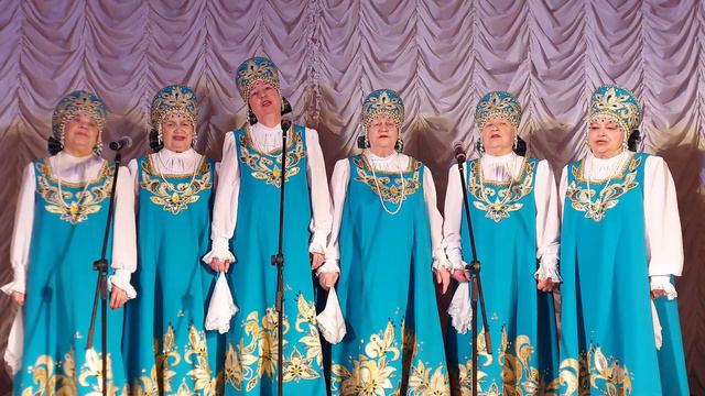 Вокальный ансамбль "Лейся, песня" - Идёт солдат по городу смотреть онлайн