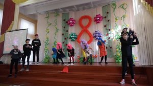 Номер из концерта на 8 марта. Школа