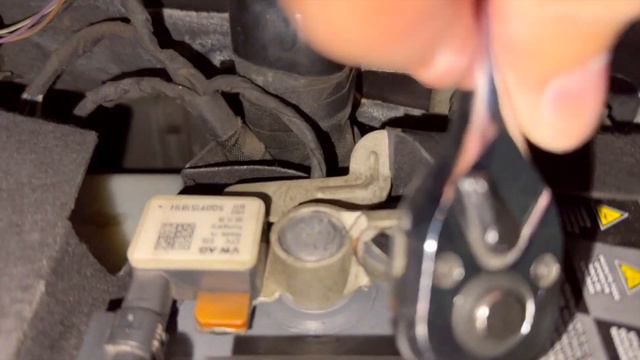 A lenda do reset desligando a bateria funciona? troca de bateria audi / vw /moura / heliar смотреть онлайн