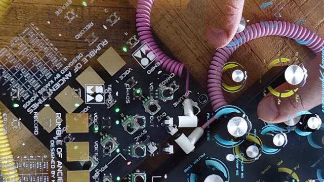 SOMA ROAT & DREADBOX TYPHON - Cosmic Soundscaping & Dark Ambient long drone synth session - no talk