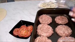 "Гнезда" из фарша в духовке