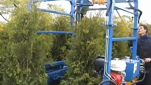 Машина Lommers для стрижки растений и создания формы конуса