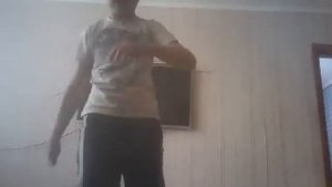 Герман поет песню, пока за окном фонари.