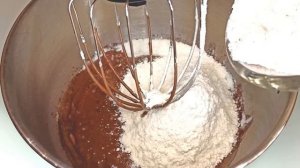Маффины шоколадные удались! Приготовила маффины с шоколадной крошкой по вкусному рецепту.
