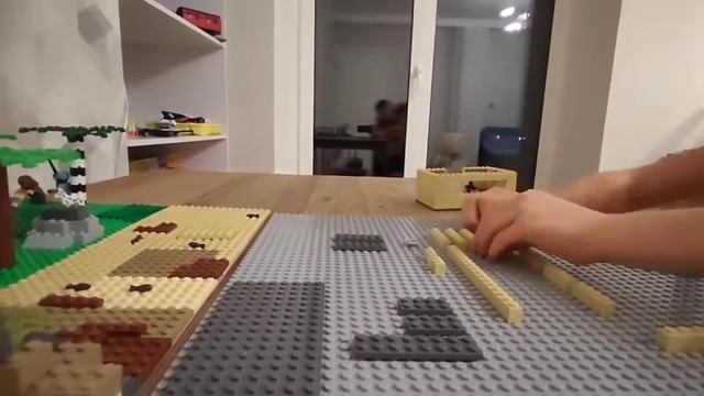 Таймлапс строительства пулеметного гнезда из Lego.