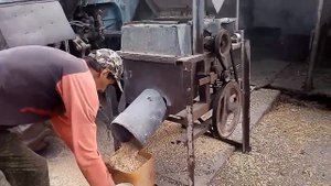 дробилка для зерна своими руками ( плющилка трех вальцовая)