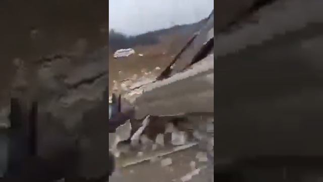 Орков загнали в подвал, после чего они сдались в плен украинским воинам из состава 93-й бригады смотреть онлайн