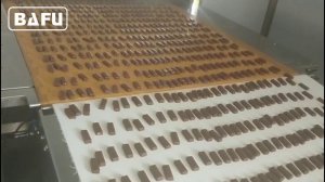 машина для упаковки шоколадных конфет, автоматическая машина для упаковки шоколадных конфет