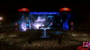 AC⁄DC - Thunderstruck.