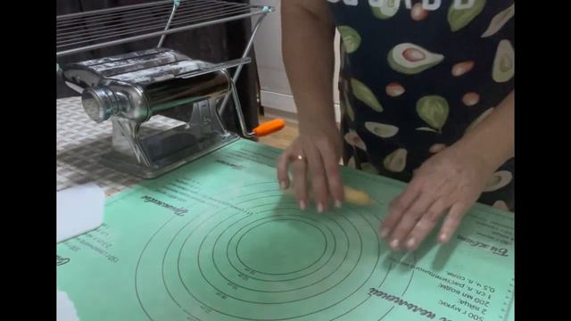 Домашняя лапша в лапшерезке.