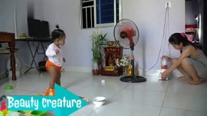 HOT MOM MADE SOME HEALTHY AND YUMMY JUICE