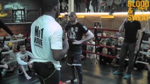 Джон Джонс. Удары после разножки. Jon Jones. Using changing stand for attack.