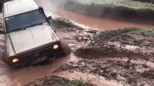 Nissan Patrol на 38 колёсах и блока от ИжТехно?