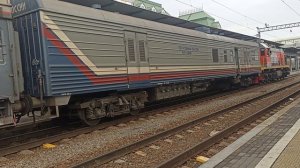 Почтово-багажный поезд под управлением ТЭМ18ДМ-1480, совершает маневры ст. Хабаровск 1.mp4