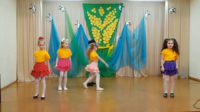 "Едем на дискотеку" - тв. коллектив "Потешки"- март 2023 Паричский РЦТДМ смотреть онлайн