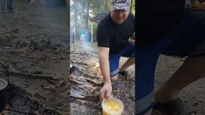 Варим уху на костре (на второй ночевке). Как сварить уху без костей? Походный лайфхак)