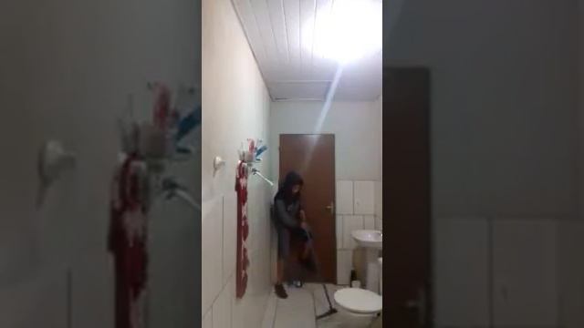 Крыса напала на человека (самое ржачное видео)