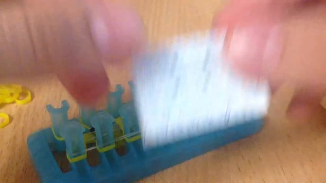 Фреска Смайлик из резинок на станке Alpha Loom смотреть онлайн