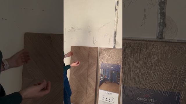 Ламинат французская ёлка от Quick-Step из коллекции "Castle Ultra" ? Можно приобрести у нас на сайт смотреть онлайн