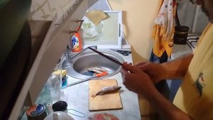 Как почистить окуня легко и быстро