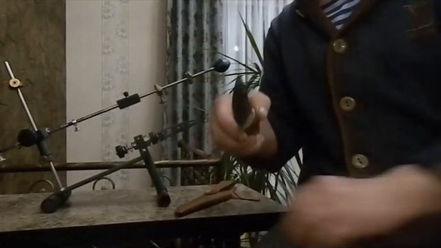 Охотничий нож из дамасской стали с рисунком "Листья клевера". смотреть онлайн