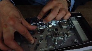 Замок с закрытием без ключа. Замок с автоматическим запиранием. Kale 252 RAV