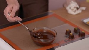 Урок 24 - Глазируем и декорируем конфеты - Базовый курс ProШоколад