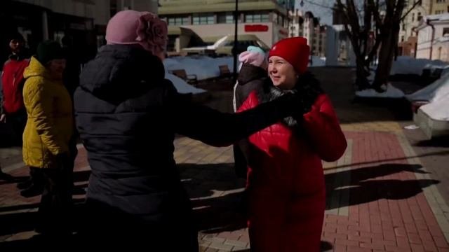 Сотрудники оригинально поздравили директора с Юбилеем