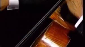YO-YO MA  plays Bach