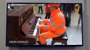 Top 10 AMAZING Street Performers Musicians Piano (2017)