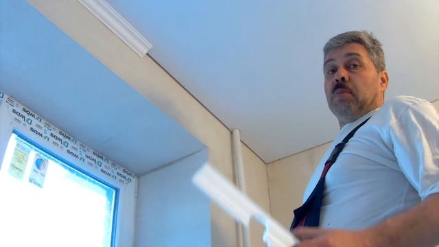 Как приклеить потолочный плинтус? (Часть 1)