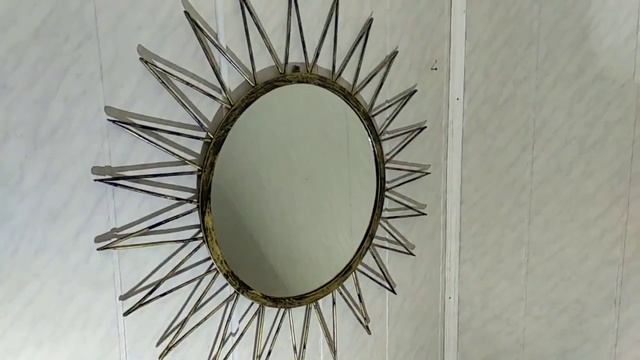 Декоративное зеркало на стену