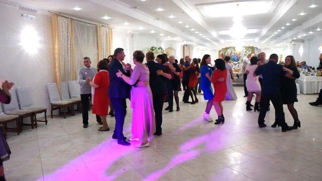 Сиділа під грушков , Бант і Компанія смотреть онлайн