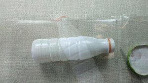 Из пластиковых бутылок из под моющего средства для посуды сделали полезную вещь для кухни