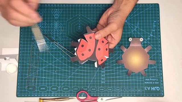 Papercraft. Ladybug, how to make paper./Паперкрафт. Божья коровка, как сделать из бумаги.