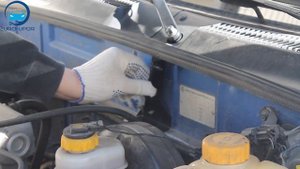 Установка газовых упоров (амортизаторов) капота на Daewoo / ZAZ Lanos / Sens