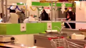 Розыгрыш людей в продуктовом магазине