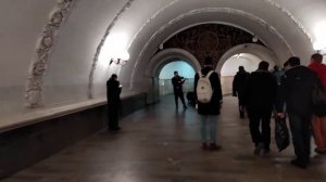 Космическая музыка. Метро Охотный Ряд.