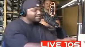 Тип зачитал на радио фристайл голосами Snoop Dog, DMX и Jay-Z