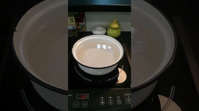 Индукционная печь и старая эмалированная посуда - good work! смотреть онлайн