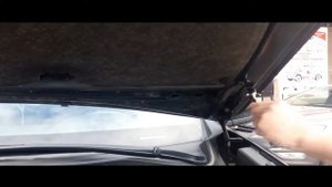 Установка газового упора капота Toyota Rav 4