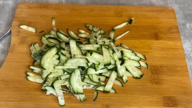 Невероятно Вкусный салат с Фасолью и Куриной грудкой. смотреть онлайн