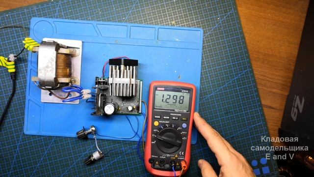 Простой линейный блок питания на КР142ЕН22А с защитой от КЗ. Наш ответ LM317 и LM338 или нет? смотреть онлайн